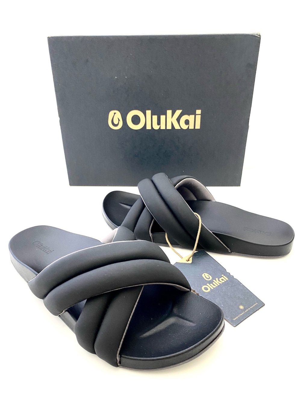 Olukai Women’s Black on Black Hila Slip-On Criss-Cross Strap Beach Sandal Sz 9